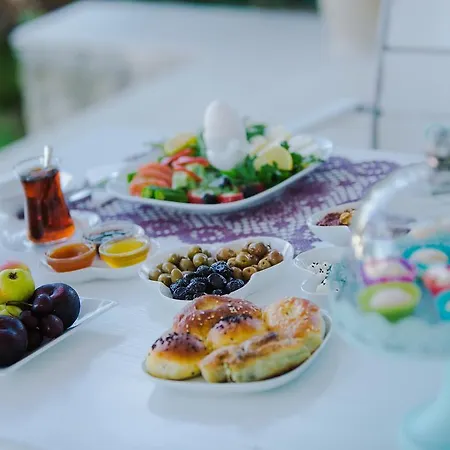 Ξενοδοχείο Lale 3*